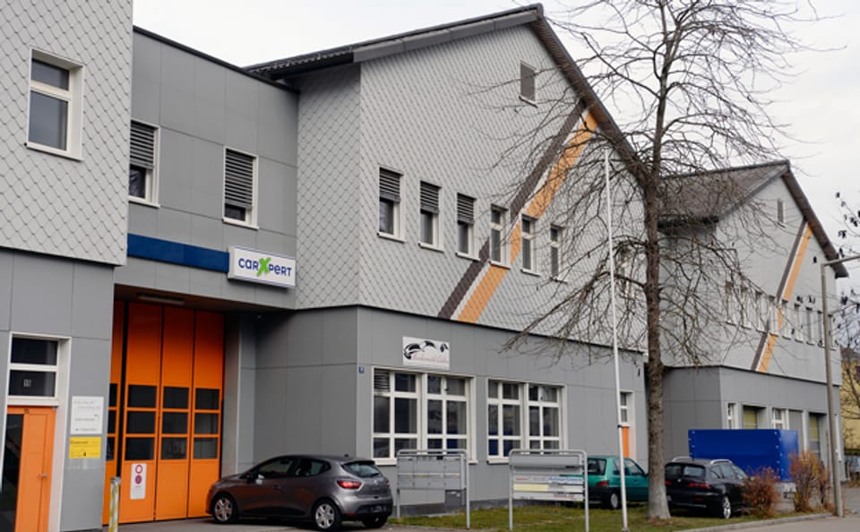 Die An'Nur-Moschee in Winterthur in einem Gewerbegebäude