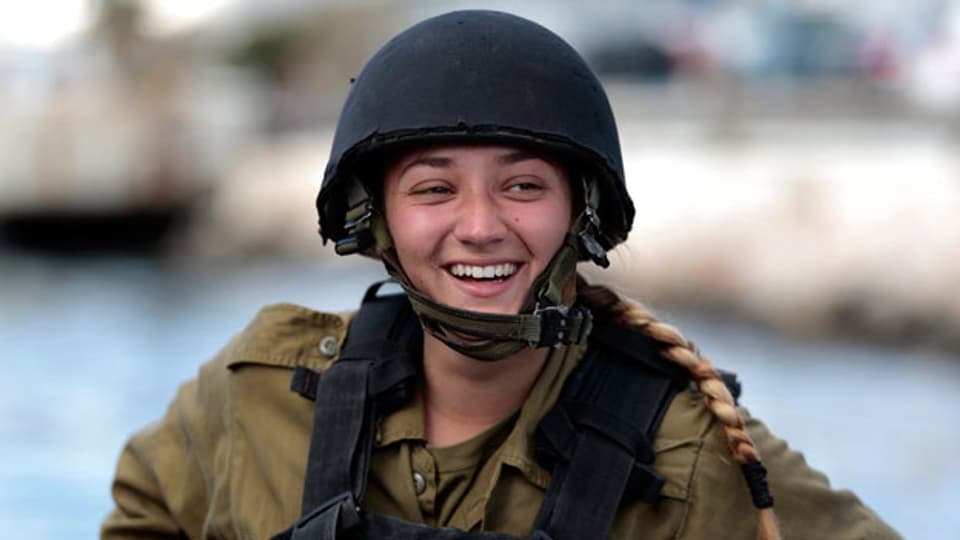Vorreiter für die Rekrutierung weiblicher Soldaten war Israel, das die Wehrpflicht für Frauen seit 1949 kennt.