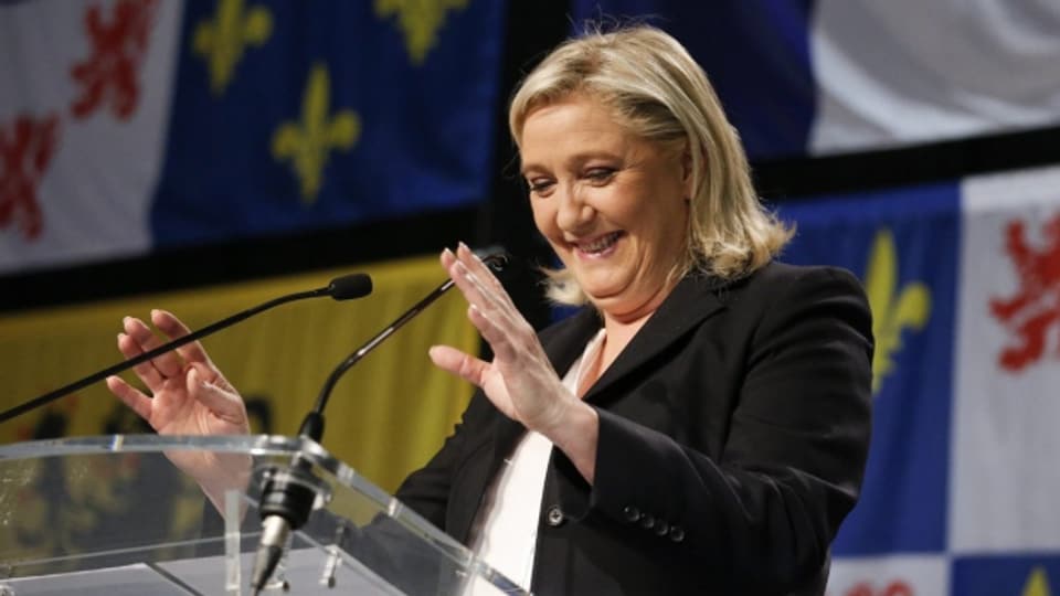 Marine Le Pen vom Front National triumphiert: Die Rechtsextremen holen an den Regionalwahlen in Frankreich im ersten Wahlgang am meisten Stimmen.