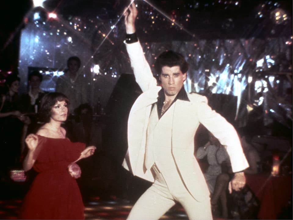 An Wochentagen ein kleiner Angestellter, Samstags der Star der New Yorker Disco. Die Geschichte von Tony, gespielt von John Travolta, wurde zum Kult-Film der 70er Jahre.