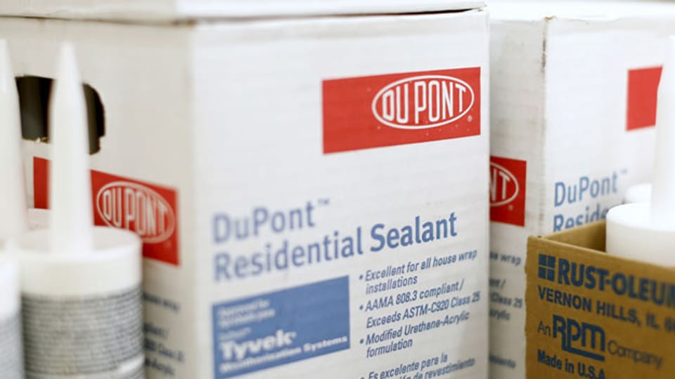 DuPont beschäftigt in der Nähe von Genf 480 seiner insgesamt 560 Schweizer Beschäftigten. Dow Chemical zählt im Kanton Zürich rund 700 Mitarbeitende.