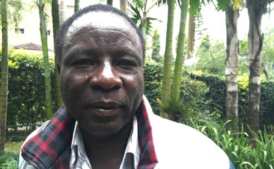 Joseph Kimilu vor der Einwohnerkontrolle in Nairobi