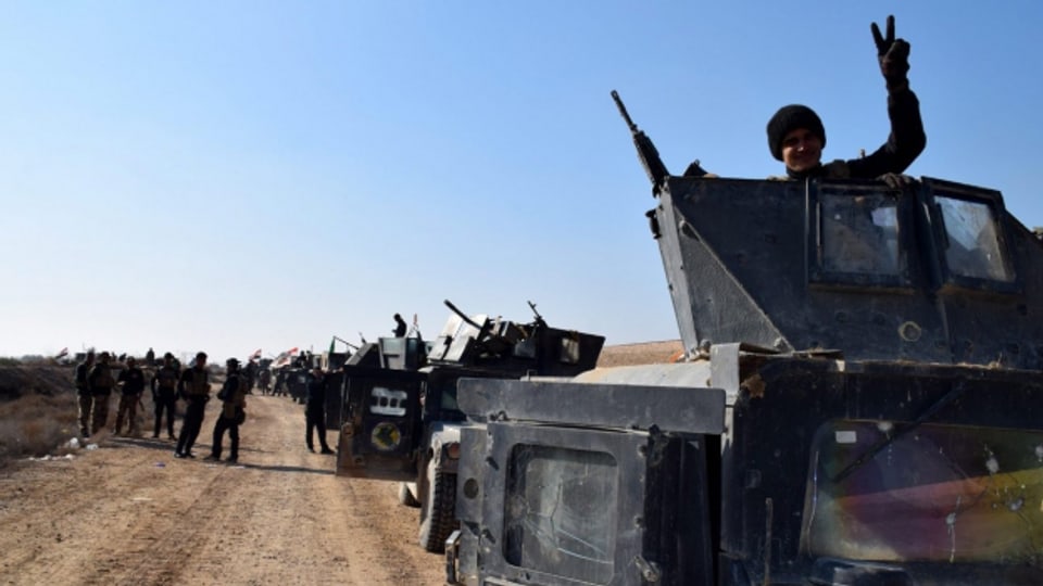 Irakische Militäreinheiten unterwegs nach Ramadi.