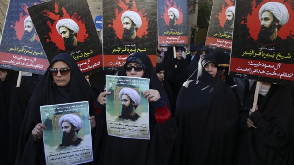  Proteste gegen die Hinrichtung des schiitischen Geistlichen NImr Al-Nimr vor der saudischen Botschaft in Teheran.