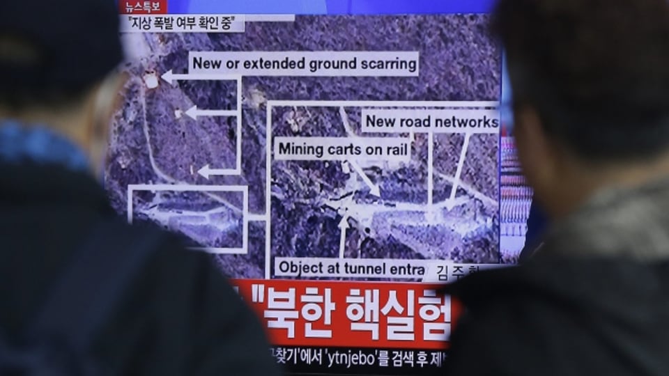 In Südkorea verfolgen die Menschen die Berichterstattung zum Atomtest.