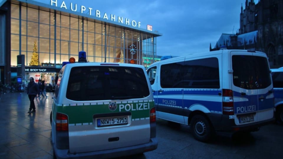 Die Kölner Polizei hat nach den Vorfällen ihre Ermittlungsgruppe aufgestockt.