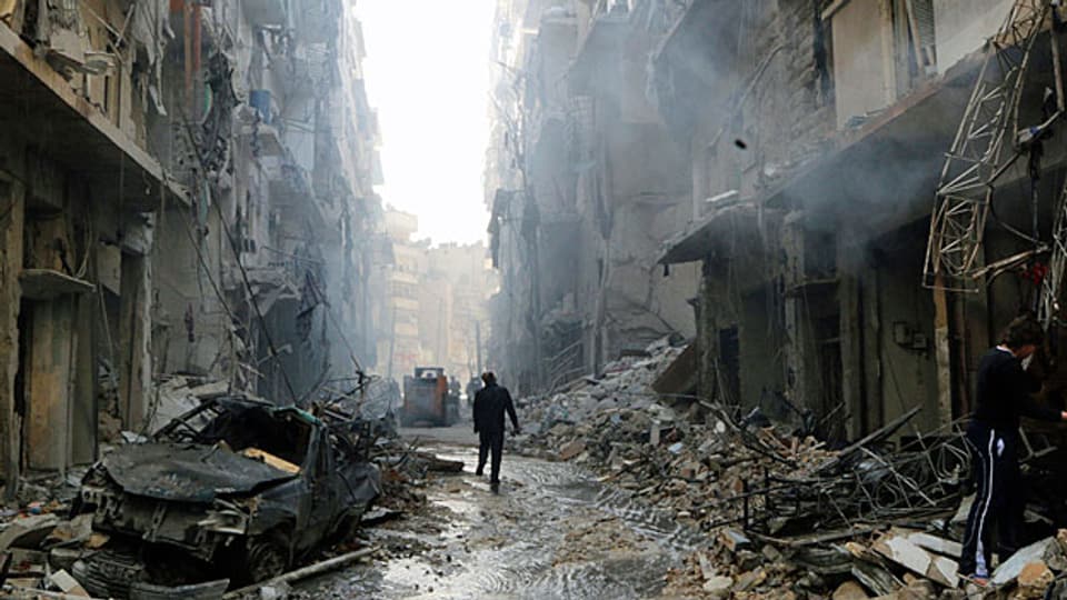 Die syrische Stadt Aleppo liegt in Trümmern. Viele der Bewohner und Bewohnerinnen sind in die Nachbarländer geflüchtet, zum Beispiel in den Libanon.