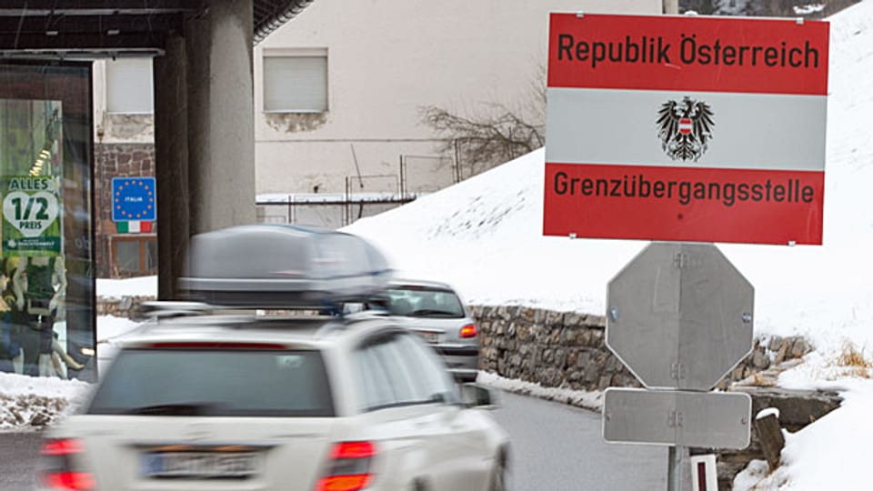 Junge Südtiroler etwa fahren täglich zur Ausbildung nach Österreich. Die Beziehungen über den Brenner sind eng, familiär und gehen auf die lange, gemeinsame Geschichte zurück. Georg Lun von der Industrie- und Handelskammer macht sich Sorgen.