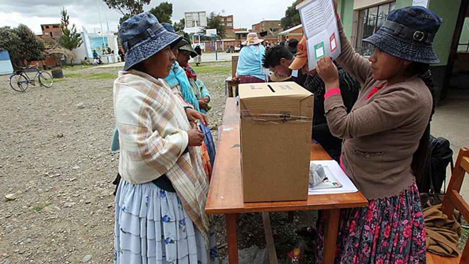 Fast 6,5 Millionen Bolivianerinnen und Bolivianer haben am Sonntag ihre Stimme für oder gegen das Referendum abgegeben.