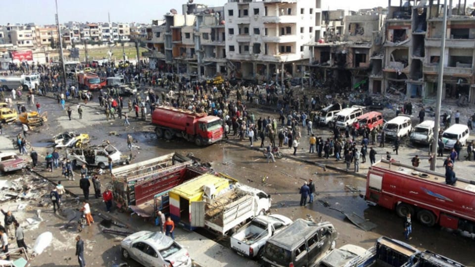 Wenn die Waffenruhe in Kraft tritt, könnten solche Szenen (Bombenanschlag in der Stadt Zahraa am 21. Februar 2016) seltener werden.