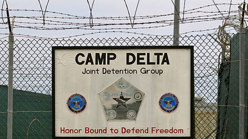 Nachdem seit Januar 2002 insgesamt 779 Gefangene in Guantanamo inhaftiert worden waren, betrug deren Zahl im Januar 2016 noch 91.