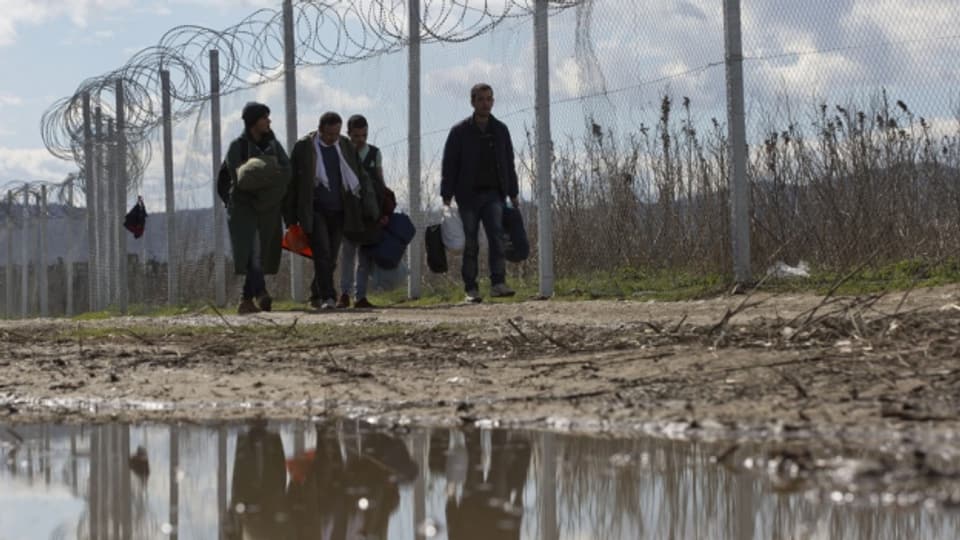 Die Grenze zu Mazedonien ist dicht, Italien eine Alternative.