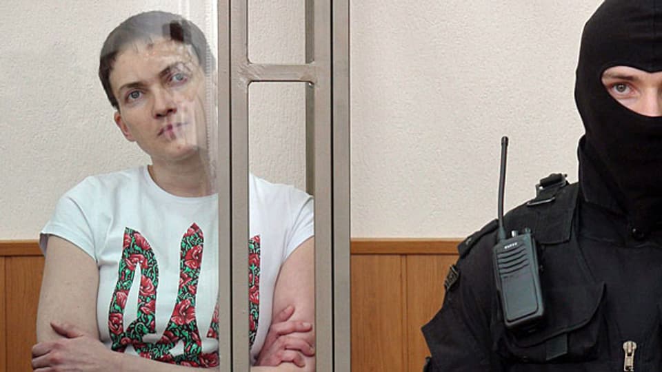Nadija Sawtschenko während des Prozesses in einem Gericht in Donezk.