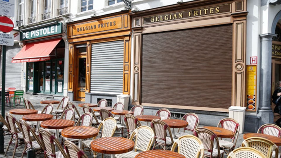 Leeres Café in Brüssel: Wer hat noch Lust zum Flanieren nach den Attentaten?