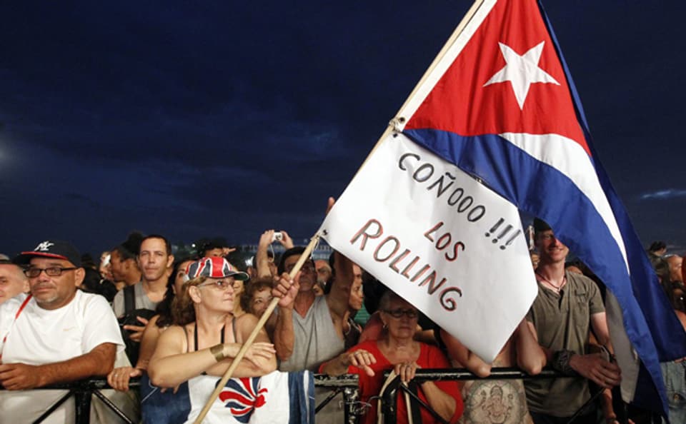 kubanische Stones-Fans warten auf den Auftritt in Havanna, Kuba