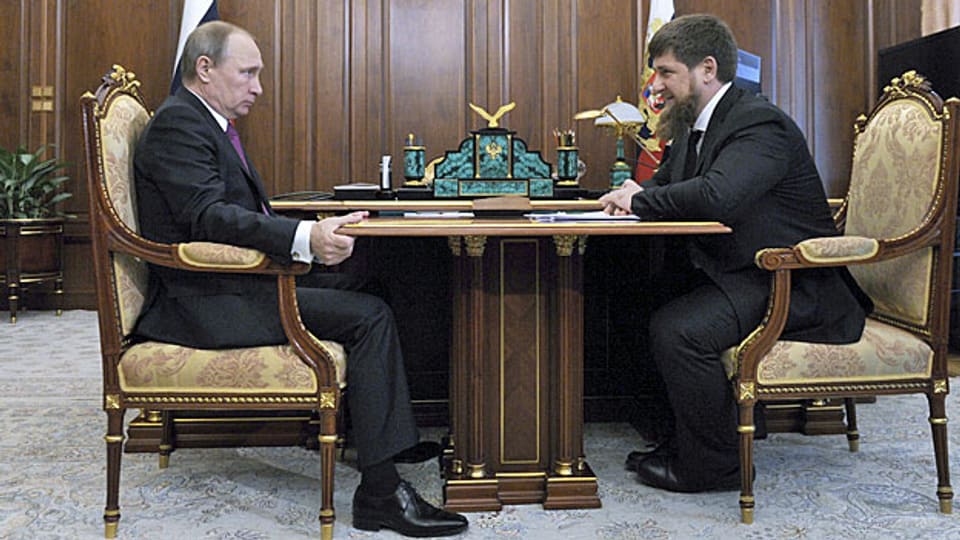 Stabilität und die demonstrative Loyalität des tschetschenischen Präsidenten Ramsan Kadyrow sind dem russischen Präsidenten Wladimir Putin wichtiger als alles andere. Ein Treffen der zwei Präsidenten am 25. März in Moskau.