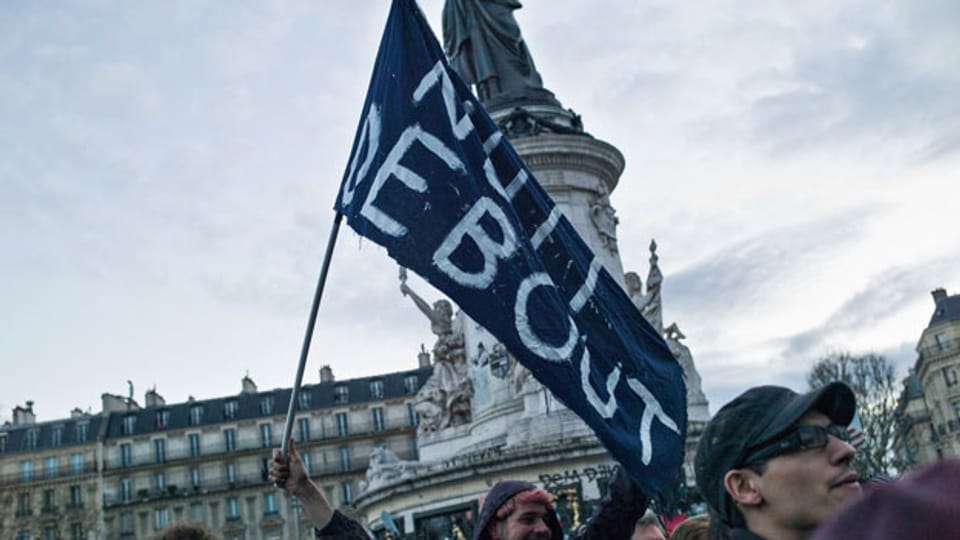 Die Menschen auf der Place de la République in Paris fordern eine andere Art des Politisierens.