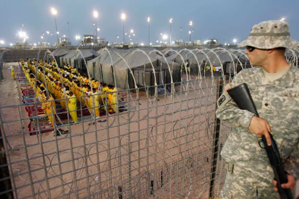 Das US-Gefangenenlager im Südirak Anfang 2009