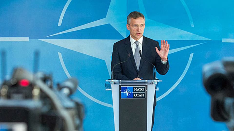 Ein kleines bisschen Bewegung und Berechenbarkeit: Die vorsichtige Annäherung zwischen der Nato und Russland. Bild: Nato-Generalsekretär Jens Stoltenberg an der Medienkonferenz in Brüssel.