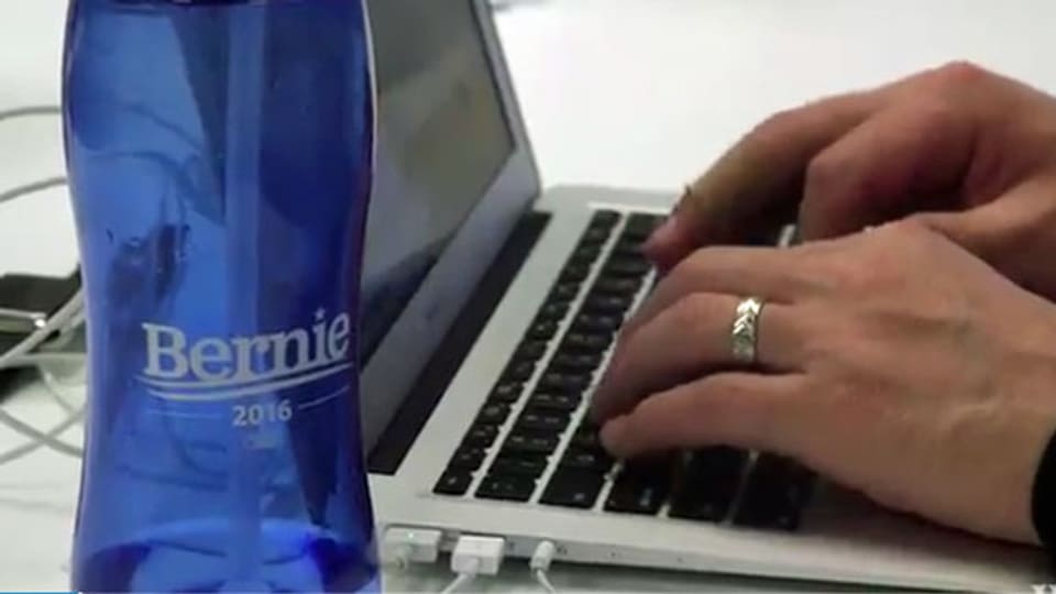 Bernie Sanders Wahlkampfhelfer und –helferinnen wollen den Kampf auch nach den US-Wahlen weiterführen und seine Themen vor allem mittels digitalen Medien verbreiten.