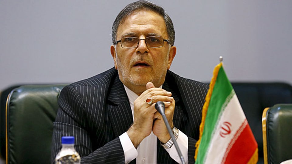 Iran könne bis heute nicht auf blockierte Guthaben im Ausland zugreifen, sagte der iranische Nationalbank-Präsident Valiollah Seif neulich in Washington. Der Zugang zum internationalen Finanzsystem sei begrenzt.