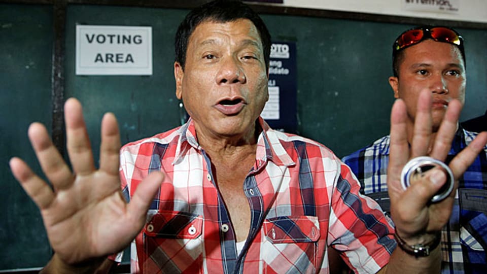 Rodrigo Duterte, vermutlich der nächste Präsident der Philippinen. Er pöbelt, droht, prahlt – und wird für seine harte Hand geliebt.