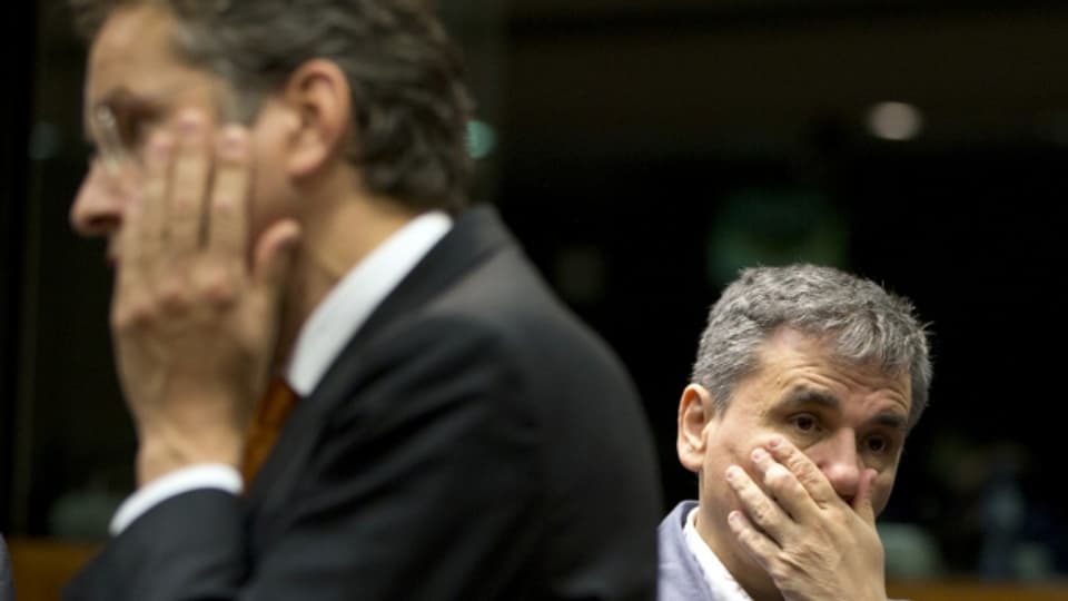 Wie weiter? Jeroen Dijsselbloem, Chef der Eurogruppe, und Efkledis Tsakalotos, Finanzminister Griechenlands, grübeln bei den Verhandlungen über die besten Lösungen für Griechenlands Finanzprobleme.