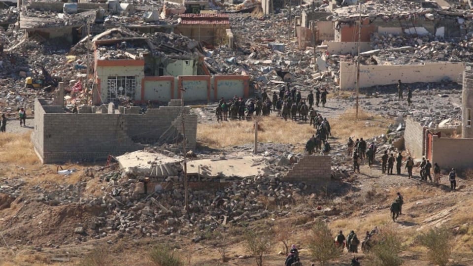 Kurdische Peschmerga-Kämpfer in der Gegend der irakischen Stadt Sindschar (Aufnahme: November 2015)
