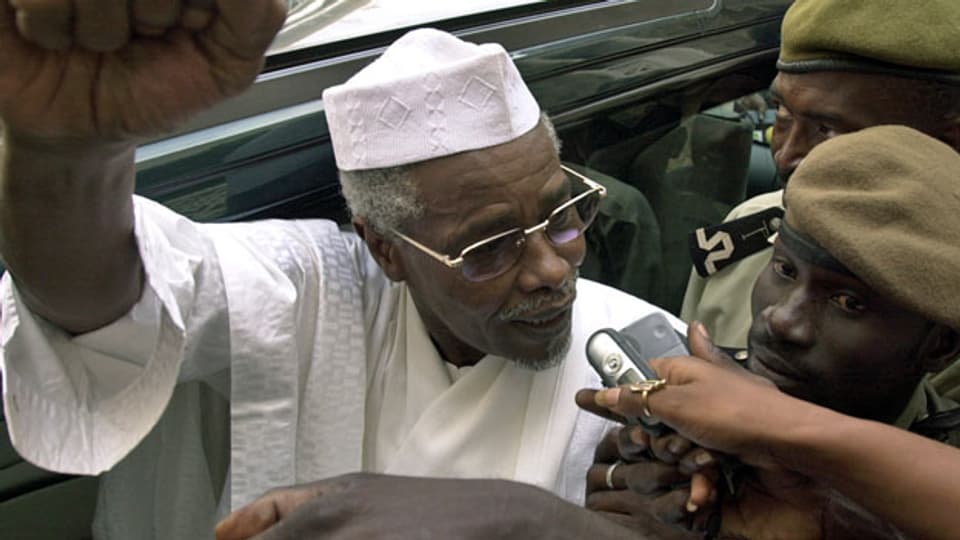 Tschads Ex-Diktator Hissène Habré ist in einem Kriegsverbrecherprozess zu lebenslanger Haft verurteilt worden.