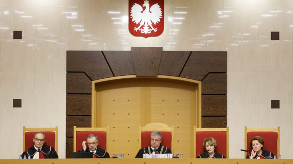Das Verfassungsgericht in Polen ist nicht voll handlungsfähig, kritisiert das EU-Parlament.