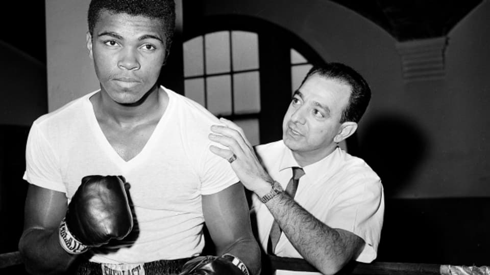 Muhammad Ali hat den Kriegsdienst verweigert und verlor seine Boxlizenz.