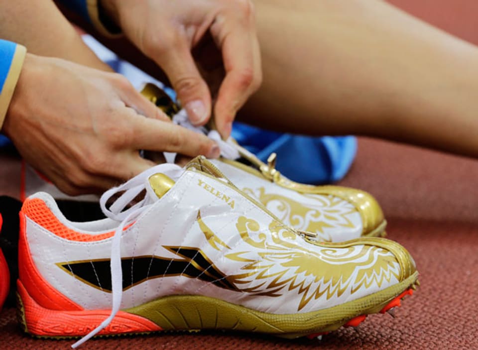 Die Schuhe der Leichtathletin Jelena Isinbajewa