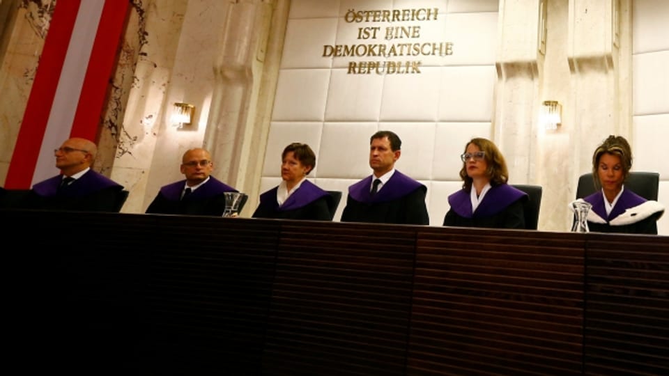 Das österreichische Verfassungsgericht verhandelt über angebliche Fehler rund um die Bundespräsidentenwahl vom Mai.