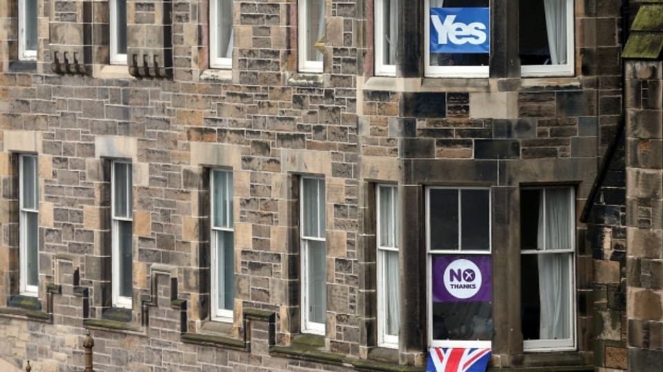 Zeichen des Brexit-Abstimmungskampfs in Edinburgh, Schottland.