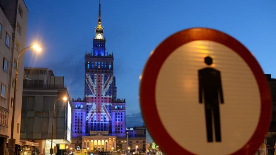 Der Kulturpalast in Warschau in den Farben Grossbritanniens vor der Brexit-Abstimmung.
