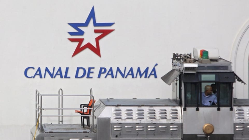 In Miraflores steht das erste Schiff bereit, das den erweiterten Panamakanal befahren wird.