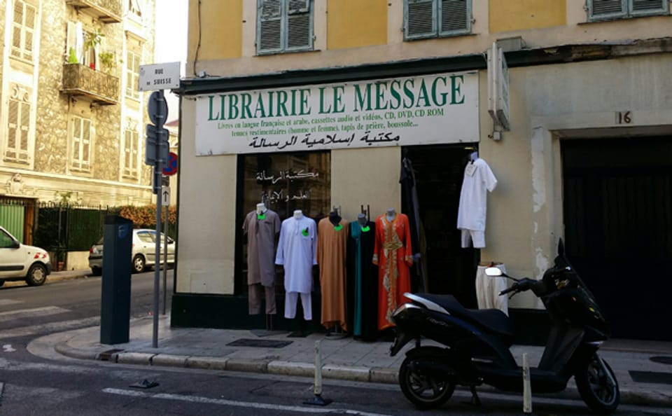 die islamische Buchhandlung, die vom Immam in der rue de Suisse in Nizza geführt wird