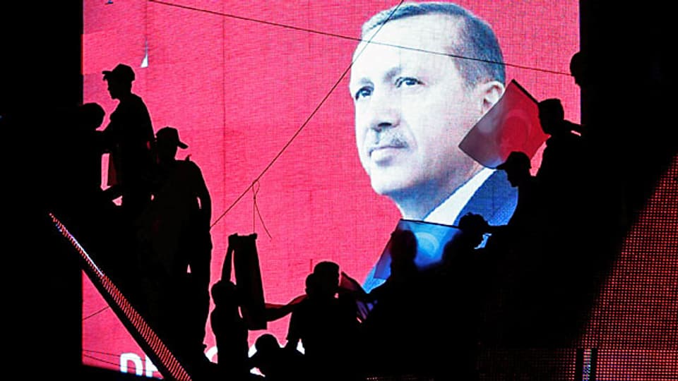 Die Türkei und die Wiedereinführung der Todesstrafe; Präsident Erdogan spricht von kritischen Vorbereitungen.