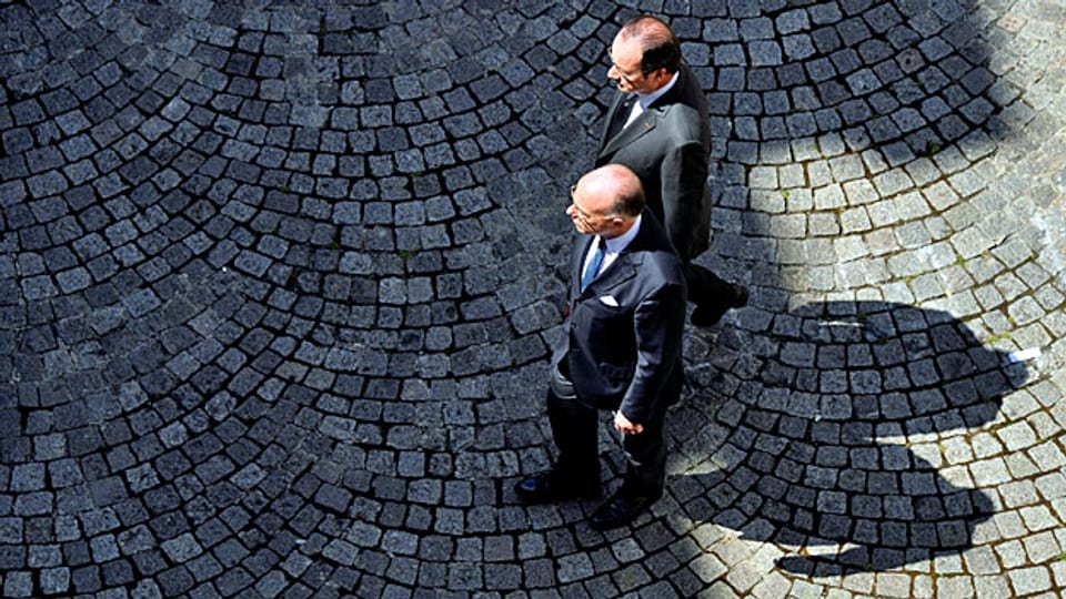 Frankreichs Innenminister Cazeneuve und Präsident Holland können ihr im Moment nicht entgehen – der Kritik an der Sicherheitspolitik der französischen Regierung.