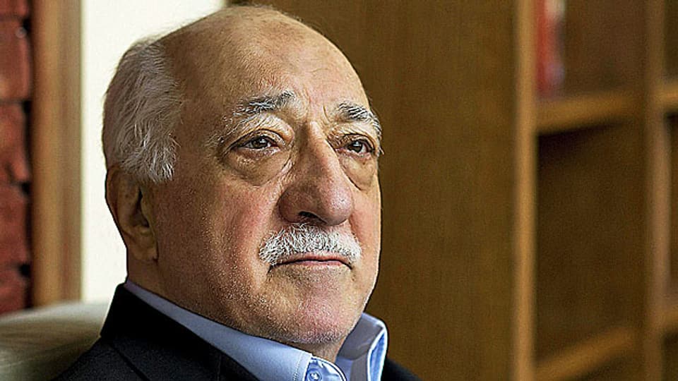 Fethullah Gülen, der undurchsichtige Strippenzieher im Hintergrund. Das Gespräch über die Gülen-Bewegung und ihr Einfluss in der Türkei.
