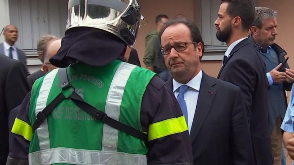 François Hollande nach dem Anschlag am Dienstag in Saint-Etienne-du-Rouvray.