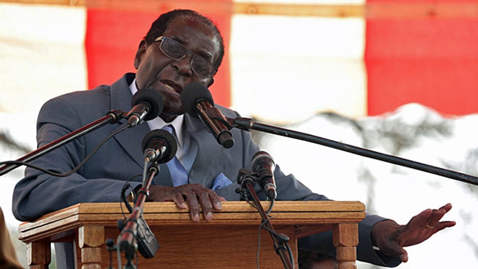 «Es wird zu Machtkämpfen kommen, aber bis sich dieser kranke Staat, die Demokratie, die Moral und die Wirtschaft erholt haben, wird es Jahrzehnte dauern», sagt ein Mugabe-Kritiker.