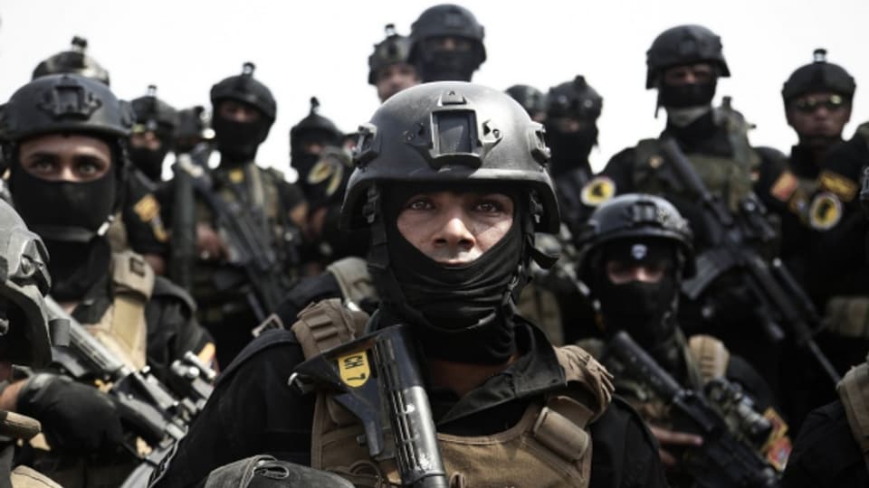 Irakische Regierungssoldaten bereiten sich auf den Sturm auf Mossul vor (13. August 2016)