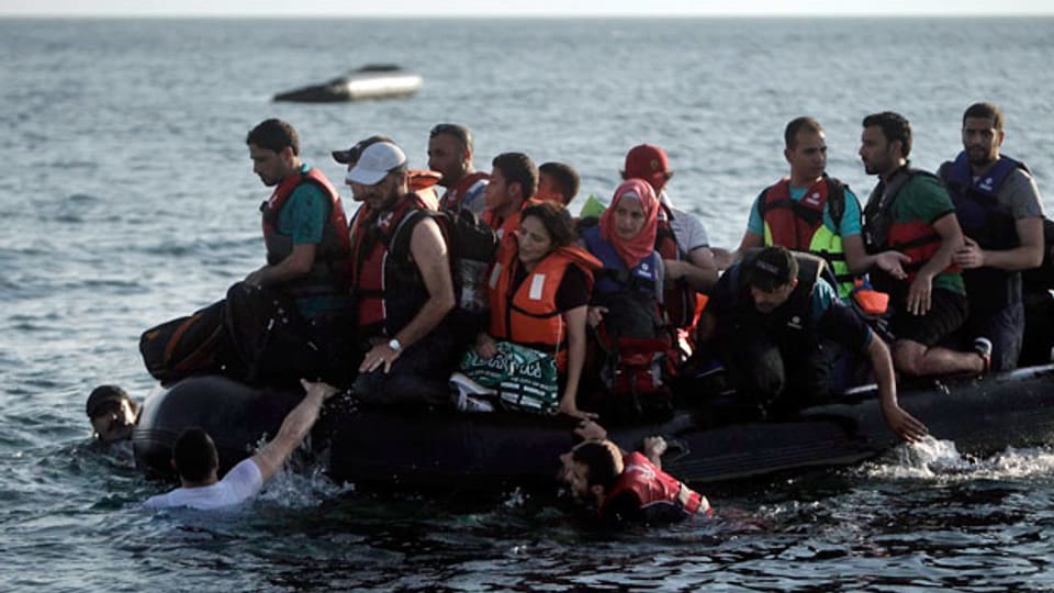 Im August 2015 strandeten an der Küste der griechischen Insel Kos sehr viele Flüchtlinge aus Syrien und auch aus anderen Ländern. Die Situation hat sich inzwischen beruhigt.