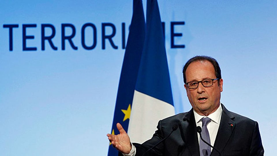 François Hollande hat in Paris eine programmatische Rede gehalten – über das Spannungsfeld zwischen Demokratie und  denKampf gegen den Terrorismus.