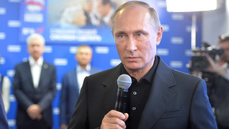 Russlands Präsident Putin im Wahlquartier seiner Partei. Er kann zufrieden sein mit dem Ausgang der Duma-Wahl.