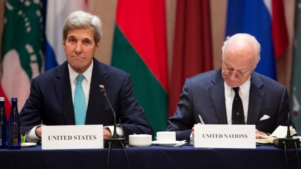 Betretene Minen: US-Aussenminister John Kerry (links) und UNO-Syrien-Gesandter Staffan de Mistura.