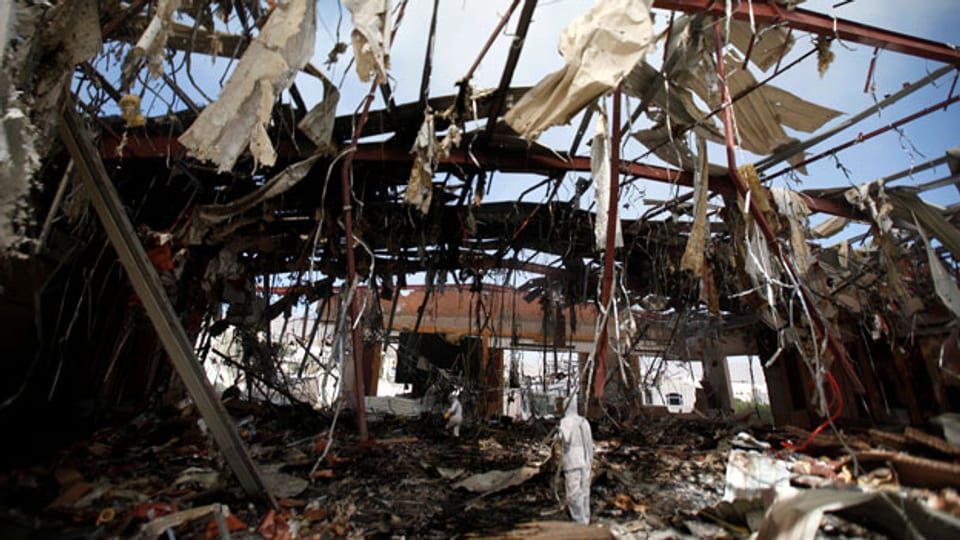 Saudis bombardierten gezielt eine Beerdigung in Sanaa: Resultat über 150 Tote, mehr als 500 Verletzte.