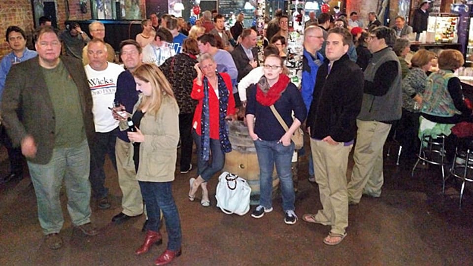 Betretene Mienen statt lachender Gesichter: Demokraten in der Wahlnacht in Bowling Green in Ohio.