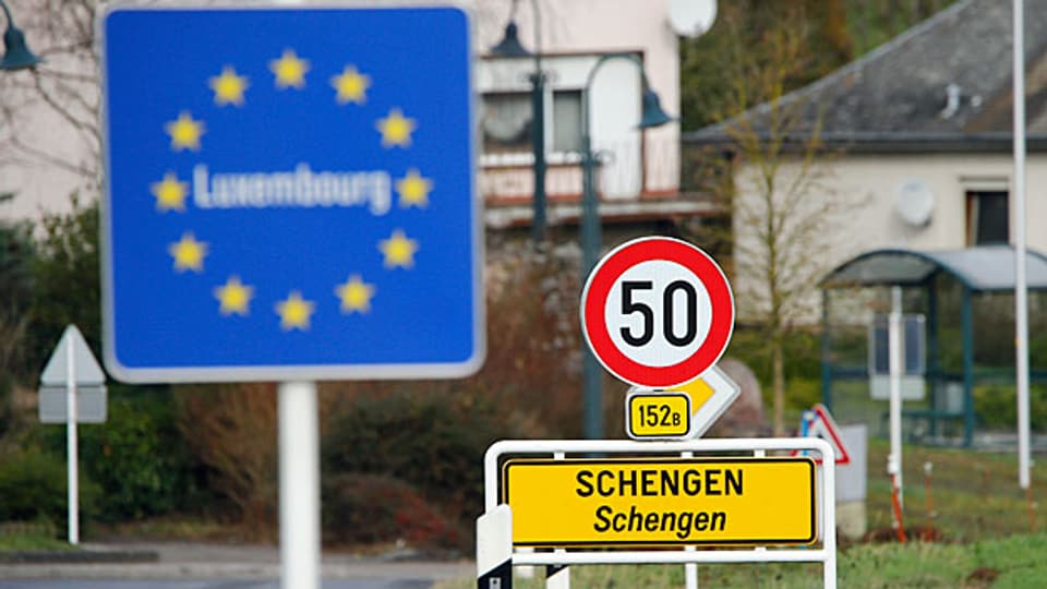 Wer bis jetzt ohne Visum in den Schengenraum einreisen durfte, etwa US-Amerikaner, Australier, Südkoreaner oder Chilenen, soll sich künftig registrieren und eine Einreisebewilligung beantragen müssen.